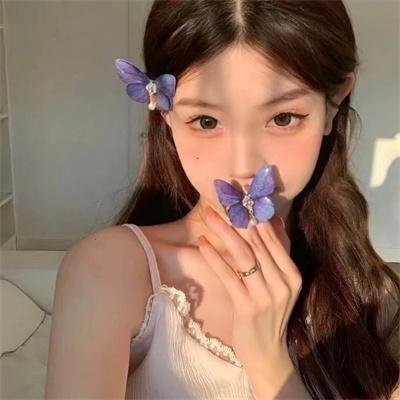 小姑娘艾萝依